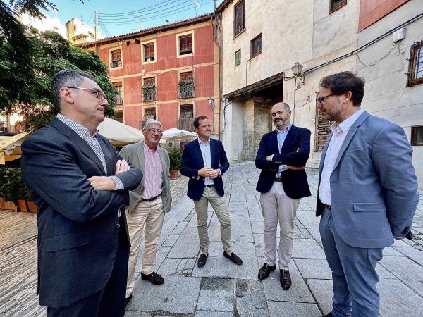 El alcalde de Toledo inaugura las visitas a las excavaciones arqueológicas en el Plaza del Corral de Don Diego 1