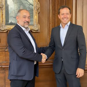 elázquez se compromete a impulsar la Universidad en Toledo y apuesta por el turismo idiomático