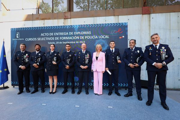 Inés Cañizares en la entrega de Diplomas del XXXV Curso Selectivo de Formación Inicial Policía Local 1.29-09-23