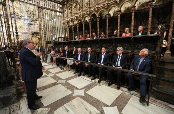 Velázquez recibe a las delegaciones que participan en la Reunión Informal de ministros de Defensa en Toledo 3