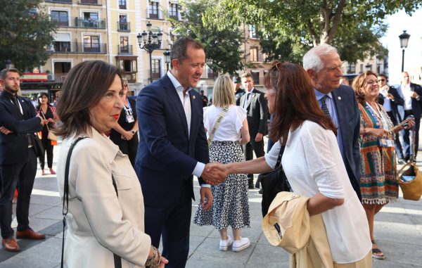 Velázquez recibe a las delegaciones que participan en la Reunión Informal de ministros de Defensa en Toledo 4