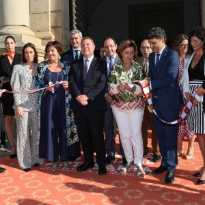 a espadería y el damasquinado, protagonistas del stand del Ayuntamiento de Toledo en la 42ª edición de Farcama  