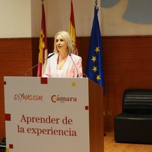 añizares aboga por aunar “el potencial y el talento de los jóvenes con las capacidades y experiencias adquiridas por las personas mayores”