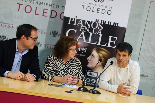 Ana Perez y Daniel Morcillo- Pianos en la calle (4)