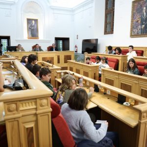 l alcalde de Toledo preside el pleno infantil en el día en el que se conmemoran los derechos de la infancia