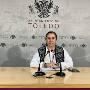 Loreto Molina presenta una nueva fase para la eliminación del bolseo con la instalación de contenedores de ‘quita y pon’