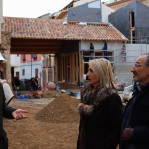 a vicealcaldesa y el concejal de Urbanismo visitan las obras del Corral de Don Diego que se inaugurará en primavera