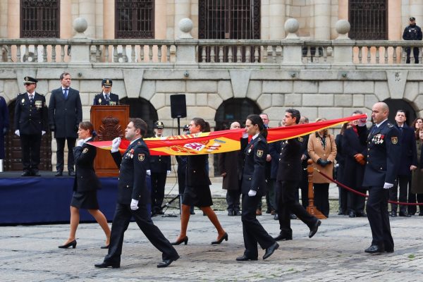 Velazquez -Bicentenario Policia Nacional (2)