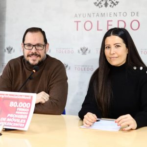 aniel Morcillo respalda la iniciativa de la docente toledana Ángela Sánchez-Pérez, quien ha recogido 80.000 firmas para prohibir los móviles en las a
