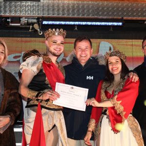 Tesoros Godos” se alza con el primer premio del Carnaval que reúne a miles de personas en las calles de Toledo