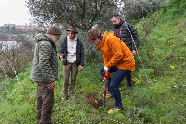 Ruben Lozano e Iñaki- Plantación ARBA Polvorines (4)