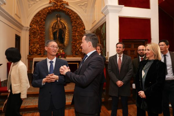 Visita embalador República Popular China 2.01-02-24