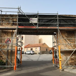 l Ayuntamiento actúa de urgencia en la Puerta del Vado para garantizar la seguridad de los ciudadanos