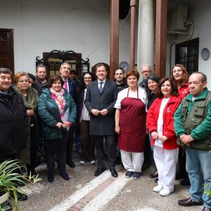 l alcalde reitera su compromiso con Cáritas para seguir colaborando y ayudando a las personas que más lo necesitan