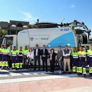El alcalde presenta once nuevos vehículos de la empresa Tagus, “más eficientes y sostenibles”