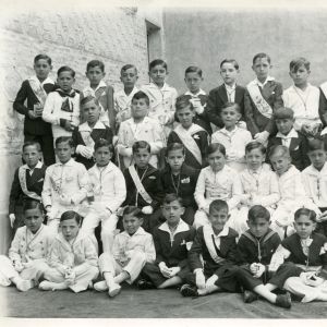 os alumnos maristas en 1933 y su Primera Comunión