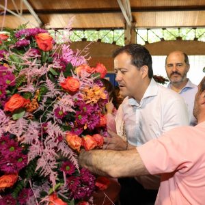 Velázquez agradece a los floristas su vocación, “gracias a ellos la ciudad brilla como nunca en esta Semana Grande del Corpus”