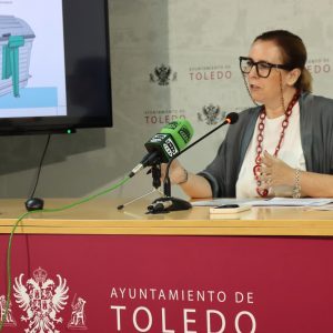 oreto Molina presenta la nueva contenerización para el Polígono Industrial con un sistema de carga lateral más eficaz, más limpio y más seguro