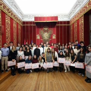aniel Morcillo invita a los graduados de la Escuela Municipal de Idiomas de Toledo a presumir, “allá donde vayan”, de su “excelente” formación