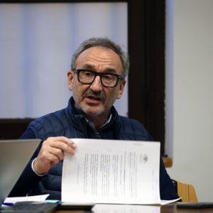 e somete a información pública que el edificio de Telefónica, en el Casco, pase a uso residencia