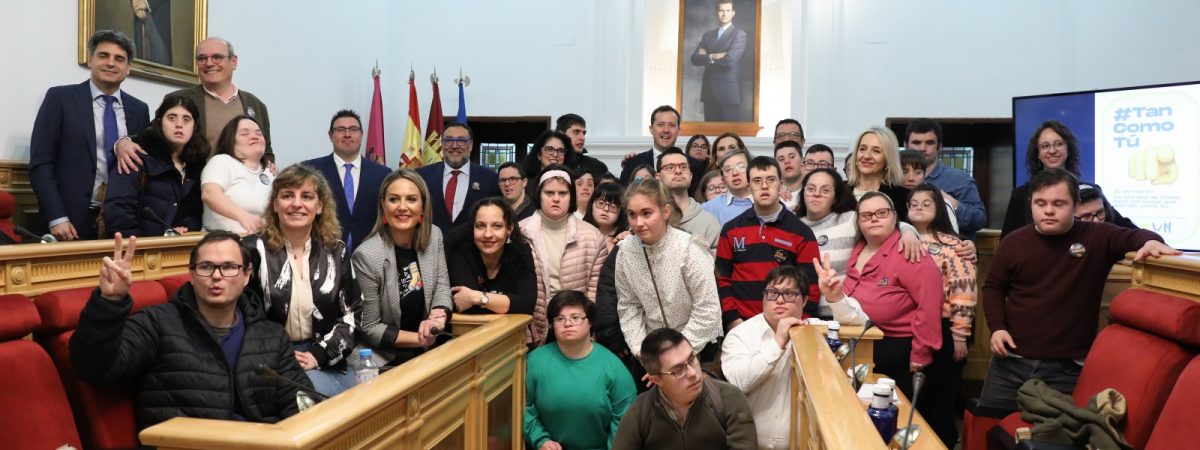 Velázquez invita a seguir trabajando juntos para…