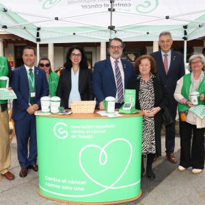 Illescas reafirma su compromiso con la AECC para que puedan seguir adelante con su labor “tan necesaria para los enfermos y sus familiares”