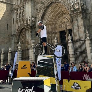 Toledo reúne este fin de semana a los mejores ciclistas de trial en una exhibición en la Plaza del Ayuntamiento