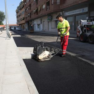 ortes de tráfico en el barrio de Santa Teresa con motivo de la fase final de las obras de renovación del pavimento