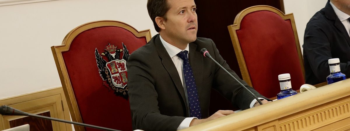 El Ayuntamiento instará al gobierno de España…