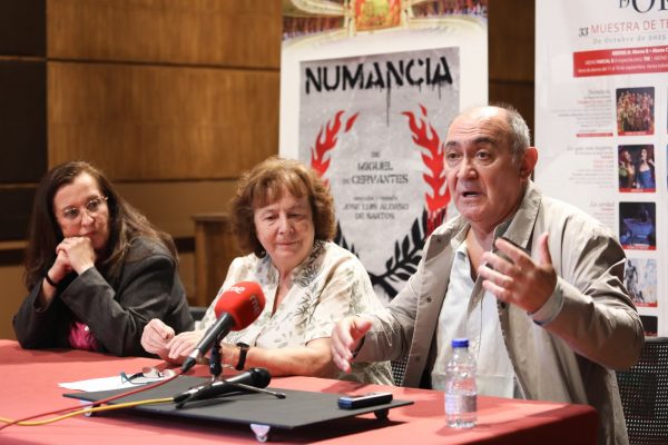 Ana Pérez- Presentación Numancia rojas (5)