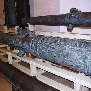 Museo del Ejército. ¿Qué hace un delfín en un cañón?