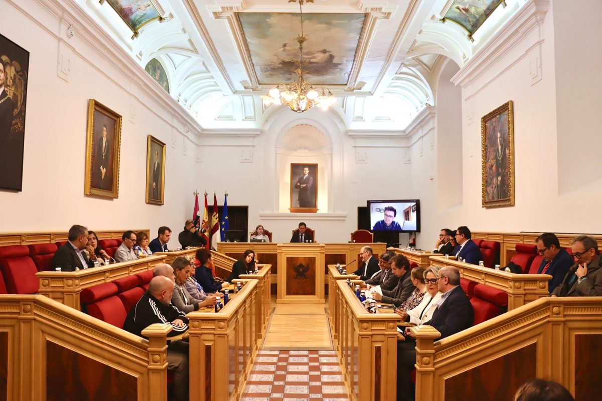 https://www.toledo.es/wp-content/uploads/2025/10/pleno-extraordinario.27-10-25-1200x800.jpeg. El Ayuntamiento reafirma su compromiso con la defensa de los intereses municipales en la revisión de los convenios del Nudo Norte