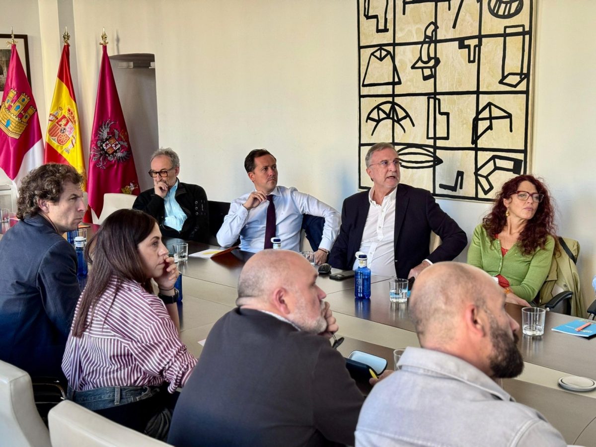 https://www.toledo.es/wp-content/uploads/2025/10/reunion-pom-2.28-10-25-1200x900.jpg. El alcalde de Toledo destaca el trabajo conjunto y la voluntad de consenso en la elaboración del nuevo Plan de Ordenación Municipal