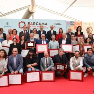 l alcalde felicita a los artesanos galardonados en Farcama y reconoce la “creatividad, la tradición y la innovación que definen al sector artesano de