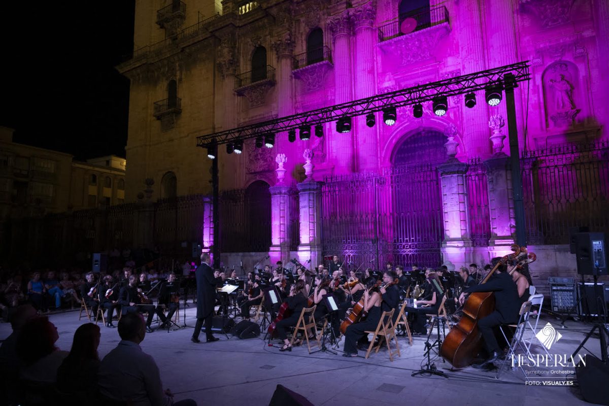 https://www.toledo.es/wp-content/uploads/2025/11/foto-ano-nuevo-hesperian-symphony-orchestra-1-1200x800.jpg. Teatro de Rojas. “Concierto extraordinario de Año Nuevo”