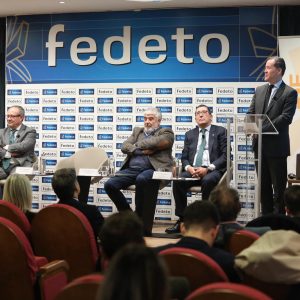 elázquez destaca la importancia de los economistas en la toma de decisiones y felicita a los galardonados por sus 35 años de trayectoria