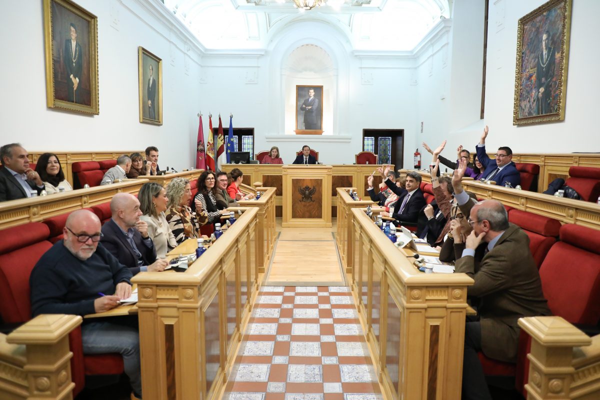 https://www.toledo.es/wp-content/uploads/2025/11/segunda-sesion-debate-del-estado-del-municipio-7.06-11-25-1200x800.jpg. El Debate sobre el Estado del Municipio concluye con 22 propuestas aprobadas, 3 de ellas, por unanimidad, para mejorar la ciudad