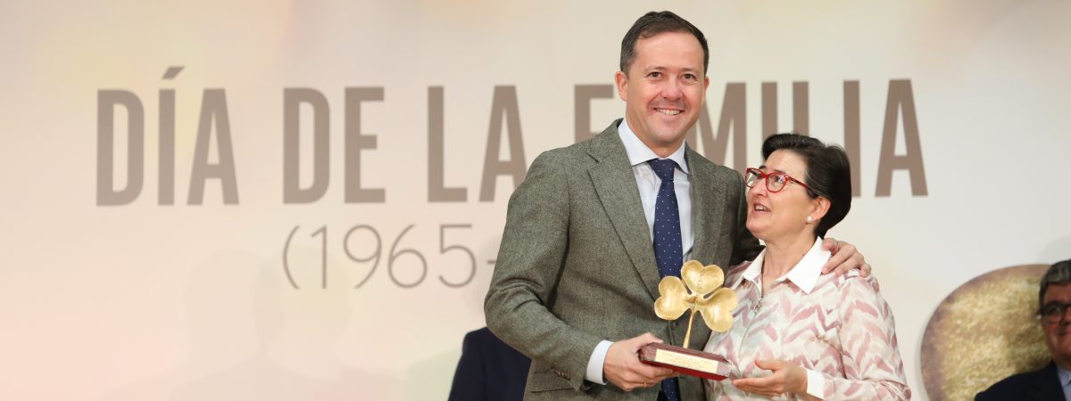 Velázquez agradece la labor imprescindible de APANAS…