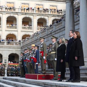 l alcalde de Toledo celebra el día de la Inmaculada Concepción junto a la infantería y miles de ciudadanos 