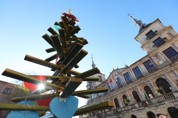 Árbol de los deseos 2.03-12-25