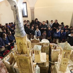 orcillo asiste a la inauguración de tres nacimientos, “que suponen un reconocimiento a la tradición de los belenes que no debemos perder”