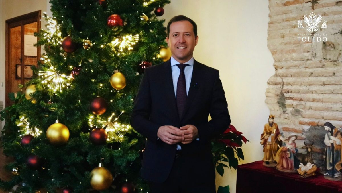 https://www.toledo.es/wp-content/uploads/2025/12/carlos-velazquez.22-12-25-1200x680.jpg. El alcalde de Toledo felicita la Navidad y lanza un mensaje de esperanza y unidad a todos los toledanos