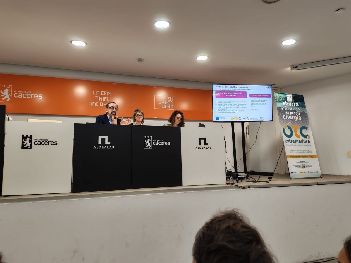 https://www.toledo.es/wp-content/uploads/2025/12/foto-2.03-12-25-1200x900.jpg. Toledo traslada su modelo de éxito en la Jornada sobre Comunidades Energéticas en Cáceres