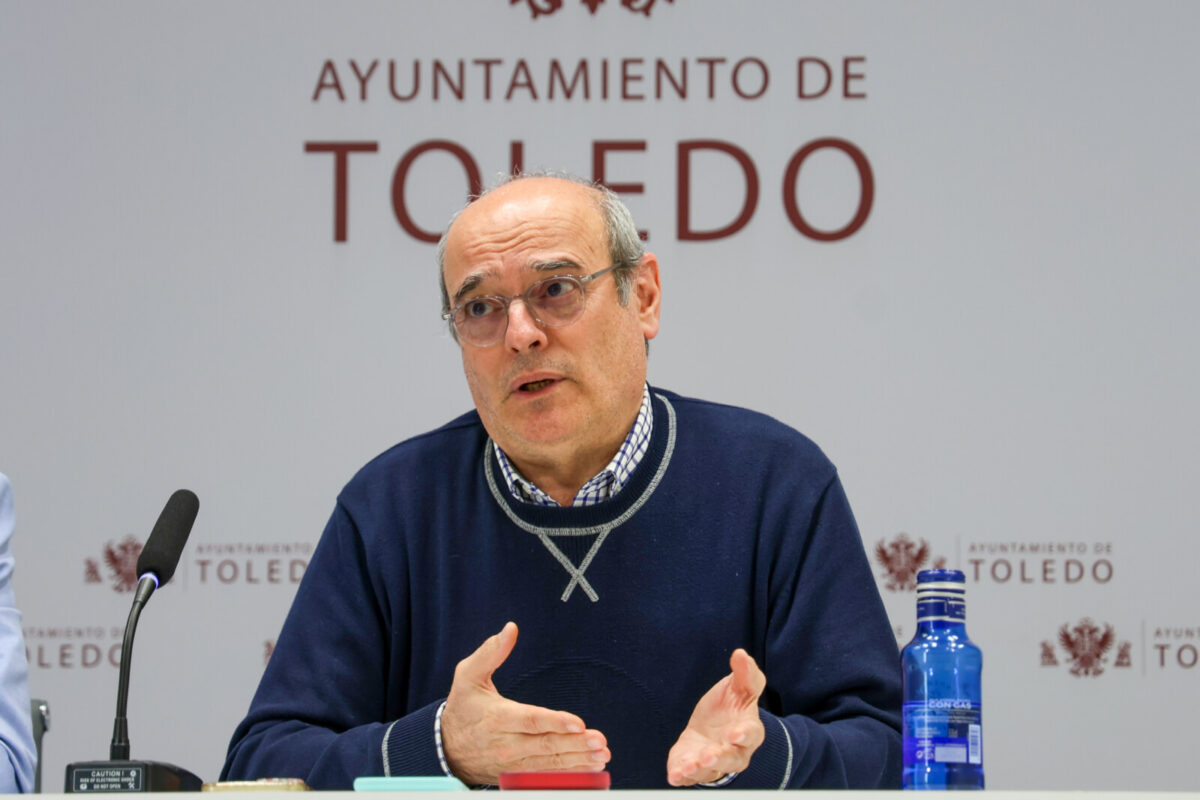 https://www.toledo.es/wp-content/uploads/2026/03/0316_capacitacionjuvenil-4-1200x800.jpg. Juan Marín anuncia la apertura de la convocatoria para optar a una de las 12 plazas del II Plan Municipal de Capacitación Juvenil