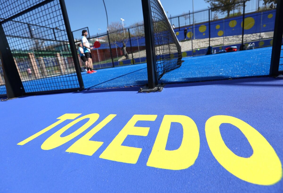 https://www.toledo.es/wp-content/uploads/2026/03/velazquez-pista-padel-escultura3-1200x818.jpeg. Velázquez destaca la mejora y modernización en las instalaciones deportivas en una apuesta por el deporte total en la ciudad