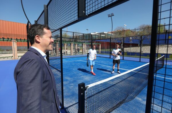 Velazquez pista padel escultura4
