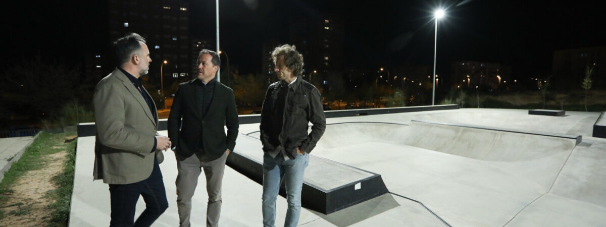 El alcalde visita el skatepark y el&hellip;