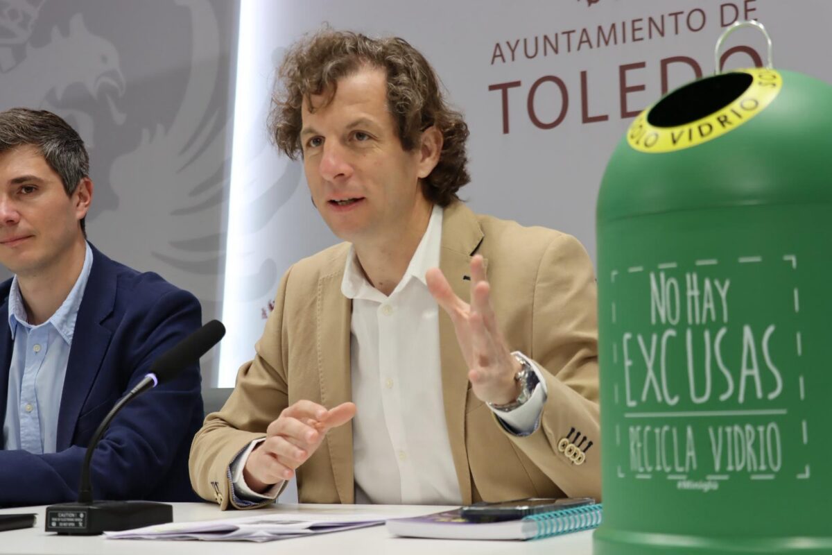 https://www.toledo.es/wp-content/uploads/2026/03/whatsapp-image-2026-03-26-at-10.31.00-1200x800.jpeg. El Plan Integral Toledo Recicla impulsa la recogida de vidrio en la ciudad hasta las 840 toneladas